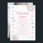 Invitation Boho rose arc-en-ciel moderne 21e fête d'anniversa<br><div class="desc">Boho Pink Rainbow Modern 21st Birthday Party Invitations comprend votre moderne vingt-et-unième anniversaire de fête d'informations dans un arc-en-ciel rose boho et cadre coeur et votre photo préférée au verso. Parfait pour la famille et les amis invitations à votre fête. Do-it-yourself facile (faites-le vous-même) en modifiant le texte dans les...</div>