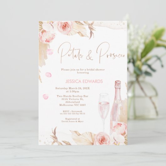 Invitation Boho rose pétales floraux Fête des mariées de pour (Debout devant)