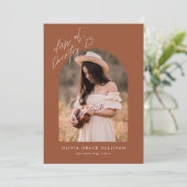 Invitation Boho Terracotta Arch Photo Graduation (Debout devant)