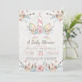 Invitation BOHO Woodland Floral Unicorn Baby shower rose (Debout devant)