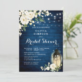 Invitation Bois bleu Roses blanches Fête des mariées à lanter (Debout devant)