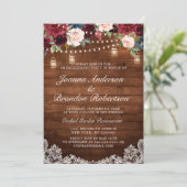 Invitation Bois rustique Bourgogne Floral Mason Jar Fiançaill (Debout devant)