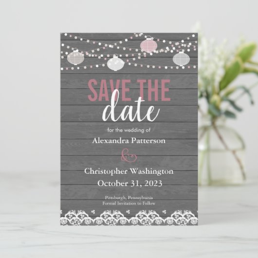 Invitation Bois rustique et lampes à cordes/lanternes Enregis (Debout devant)