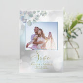 Invitation Bokeh Dusty Blue Laurel Eucalyptus Enregistrer la  (Debout devant)