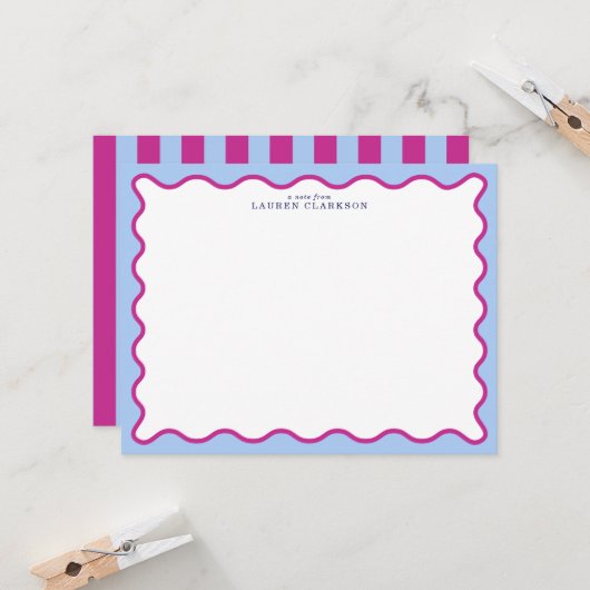 Invitation Bold Pink & Blue Striped Wavy Frame Note Card (Devant/Arrière en situation)