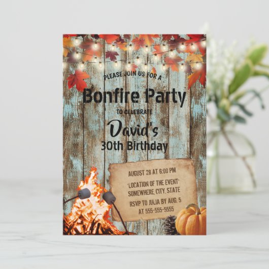 Invitation Bonfire Party Rustic Automne quitte la grange Anni (Debout devant)