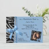 Invitation Bow Bleu Aux Perles D'Argent Et À La Zèbre (Debout devant)