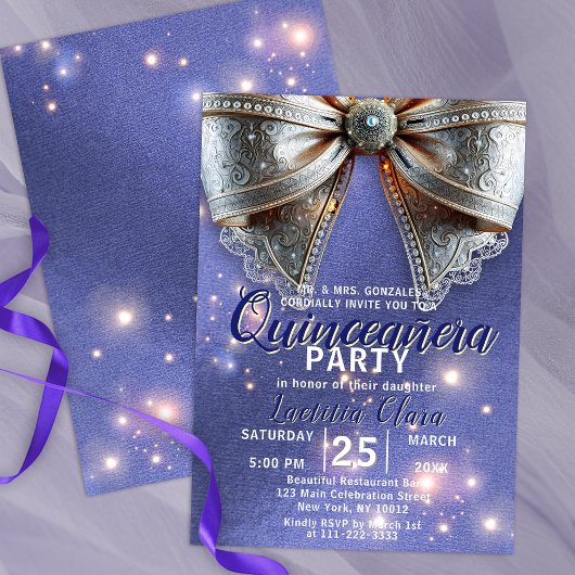 Invitation Bow en argent orné luxueux sur Quinceañera violet
