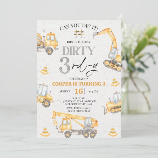 Invitation Boy Yellow Grey Construction Dirty 3rd-y Birthday (Debout devant)