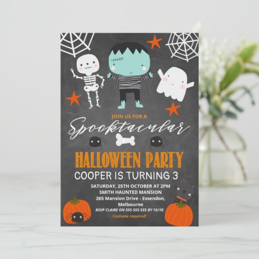 Invitation Boys Chalkboard Fête d'Halloween Anniversaire (Debout devant)