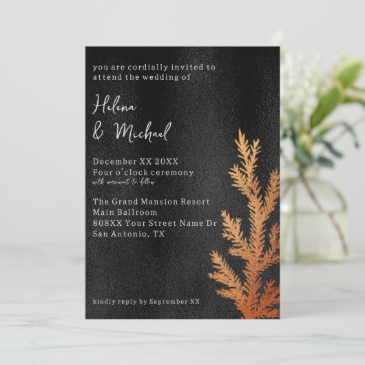 Invitation Branche des pins de mariage d'hiver noir et cuivre (Debout devant)