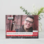 Invitation Breaking News Graduation 🚨 Spécialisé TV Graphic (Debout devant)