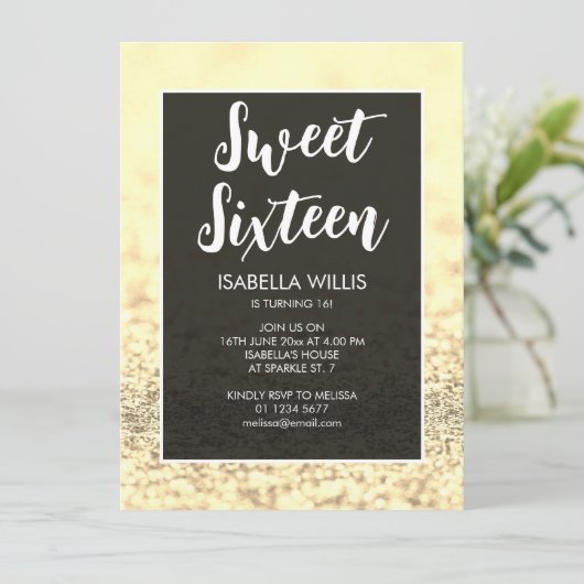 Invitation Bright or scintille bling Sweet 16 élégant script (Debout devant)