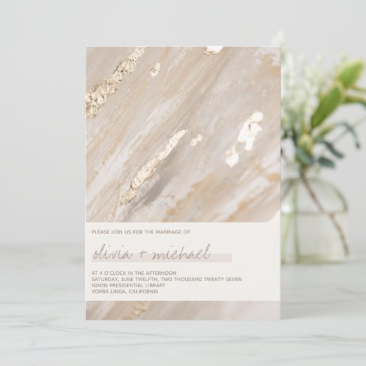 Invitation Brochures neutres Abstraites Or Script moderne (Debout devant)