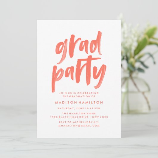 Invitation Brosse de corail moderne Script Graduation Party (Debout devant)