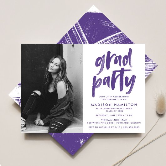 Invitation Brosse violet moderne Script Photo Graduation Part