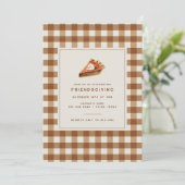 Invitation Brown Plaid Citrouille tarte Thanksgiving Friendsg (Debout devant)