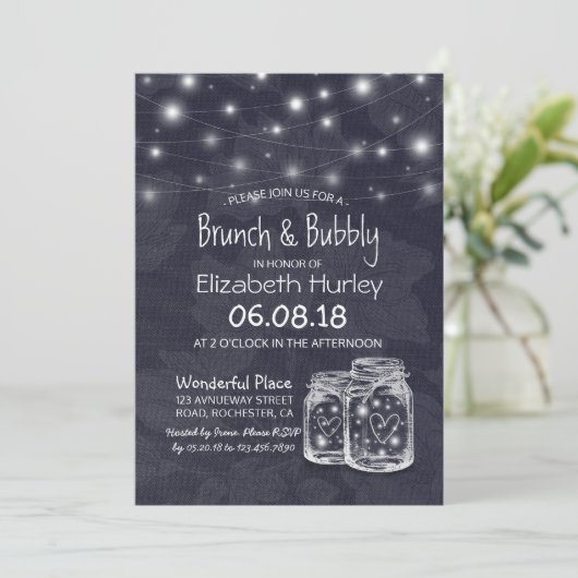 Invitation Brunch Bubbly Fête des mariées Mason Jar String Lu (Debout devant)