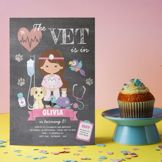 Invitation Brunette Chalkboard Fille Vet Anniversaire
