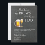 Invitation Bubbles & Brews Cocktail Chalkboard Couples Douche<br><div class="desc">Tableau noir EDITABLE Bubbles & Brews Cocktail Couples Moderne Douche Invitation Élégant Cocktail Fête des mariées Invitation</div>