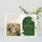 Invitation Budget Tout-en-1 Roses blanches Mariage vert Code  (Debout devant)