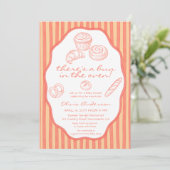 Invitation Bun in the oven pink pinstripes Baby Shower (Debout devant)