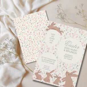 Invitation Bunnies mignons et fleurs du printemps Chasse aux