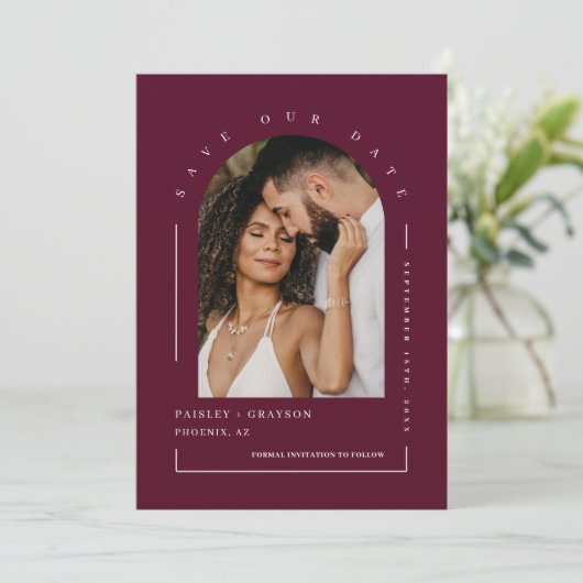 Invitation Burgundy Boho Arch Photo QR Code Enregistrer notre (Debout devant)