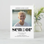 Invitation BW Cool Modern Editorial Senior Photo Graduation (Debout devant)