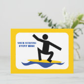 Invitation Cadeaux de surf, surfer sur sa planche de surf (Debout devant)