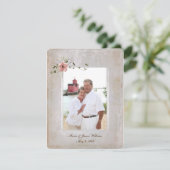 Invitation cadre photo texture et bouquet de rose (Debout devant)