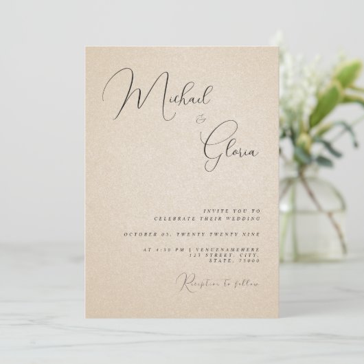 Invitation Calligraphie de sable beige moderne Code QR RSVP M (Debout devant)