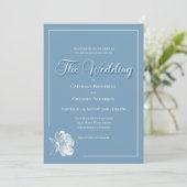 Invitation Calligraphie écriture dusty blue fleurs blanches m (Debout devant)