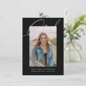 Invitation Calligraphie noire Budget photo QR Code Graduation (Debout devant)