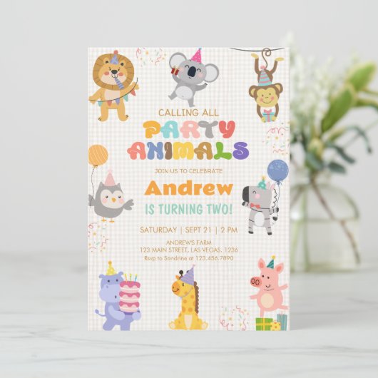 Invitation Calling All Party Animals Birthday (Debout devant)