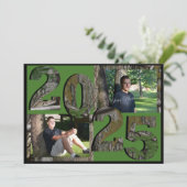 Invitation Camo 2025 Arbre Graduation Twin Photo Green (Debout devant)