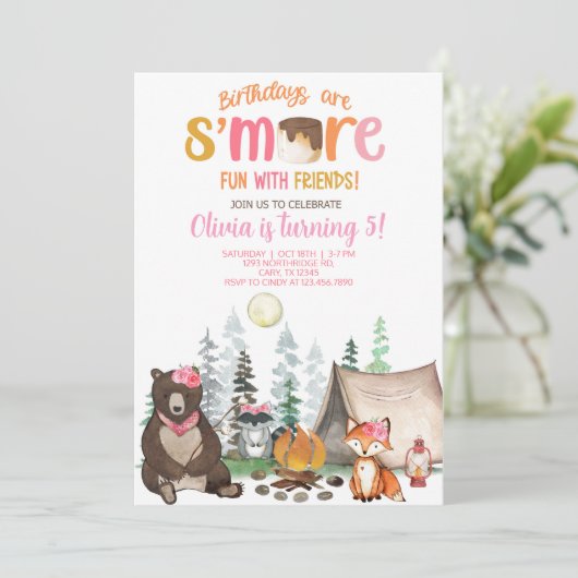 Invitation Camping plus fun fille anniversaire invitation. in (Debout devant)