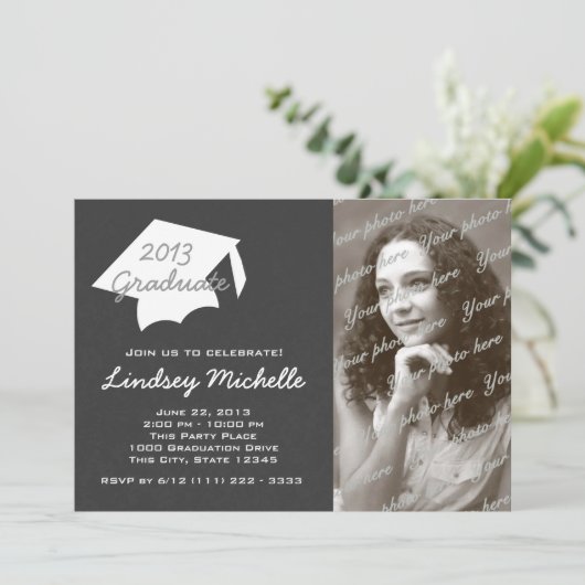 Invitation Capuchon de diplôme et photo d'ardoise (Debout devant)