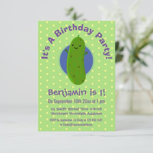 Invitation Caricature de concombre vert mou (Debout devant)