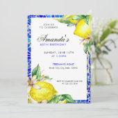 Invitation Carreaux Méditerranéens au citron bleu et jaune aq (Debout devant)