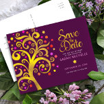 Invitation Carte Postale Bat mitzvah Date de sauvegarde, Arbre d'or de la v<br><div class="desc">Assurez-vous que tous vos amis et parents pourront célébrer le Bat mitzvah de votre fille! Envoyez cet étonnant et graphique faux feuille d'or avec rose brillant, orange et rouge étoile de David et pointez "feuilles" sur un riche arrière - plan bordeaux violet, personnalisé "Save the Date" carte postale faire-part. Personnalisez...</div>