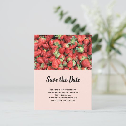 Invitation Carte Postale Batch of Red Juicy Strawberries Enregistrer la dat (Debout devant)