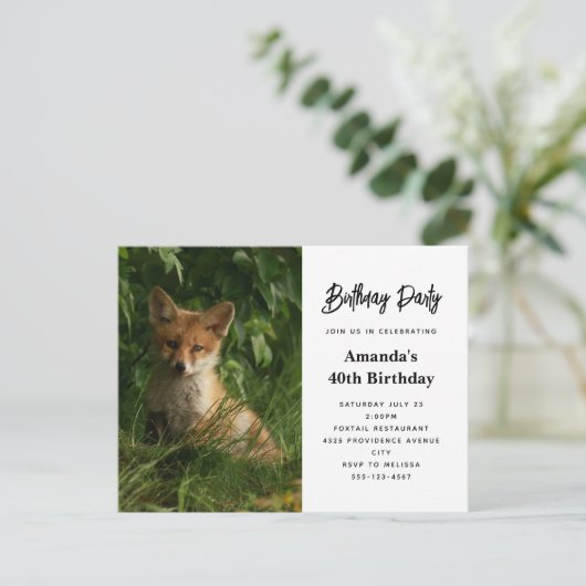 Invitation Carte Postale Bébé renard dans une forêt verte Anniversaire (Debout devant)