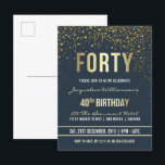 Invitation Carte Postale Bleu foncé | Gold Confetti 40e fête d'anniversaire<br><div class="desc">Bleu foncé | Gold Confetti 40th Birthday Party Postcard Invitations. Cette invitation formelle, élégante, branchée et moderne à la fête du quarantième anniversaire convient aux hommes ou aux femmes. Il comprend des lignes dorées propres, un script gothique coque supérieur élégant, et un texte sophistiqué en fausse feuille d'or sur un...</div>