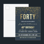 Invitation Carte Postale Bleu foncé | Gold Confetti 40e fête d'anniversaire<br><div class="desc">Bleu foncé | Gold Confetti 40th Birthday Party Postcard Invitations. Cette invitation formelle, élégante, branchée et moderne à la fête du quarantième anniversaire convient aux hommes ou aux femmes. Il comprend des lignes dorées propres, un script gothique coque supérieur élégant, et un texte sophistiqué en fausse feuille d'or sur un...</div>