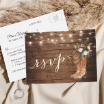 Invitation Carte Postale Botte de cowboy rustique Lumières à cordes florale<br><div class="desc">Invitation vos invités dans le style avec cette Rustic Boots Floral String Lights RSVP Postcard. Le design de la carte postale reflète parfaitement le charme rustique de votre mariage campagnard, avec de belles fleurs, des bottes rustiques de cowboy et d'élégantes lampes à cordes. Le format de carte postale permet à...</div>