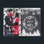 Invitation Carte Postale Charming JOYEUX NOËL Chalkboard Photo<br><div class="desc">Design élégant et moderne, typographie "JOYEUX NOËL", sur un arrière - plan en damier avec des flocons de neige et des arbres et votre photo. Utilisez l'outil Personnaliser pour ajouter votre propre photo (couple, enfants, photo de famille, photo d'animal de compagnie), changer la couleur des noms pour s'adapter à vos...</div>