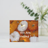 Invitation Carte Postale citrouilles. Vous Êtes Invités ! (Debout devant)