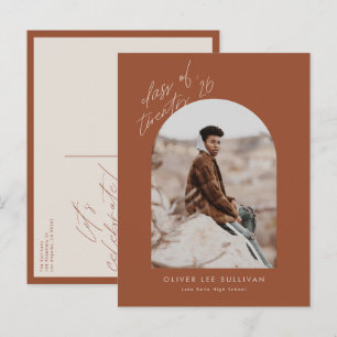 Invitation Carte Postale Classe Terracotta de 2025 Arch Photo Graduation