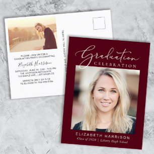 Invitation Carte Postale Élégant Script Photo Burgundy Graduation Party